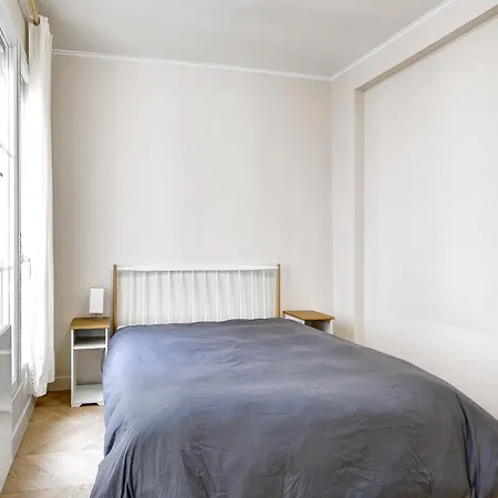 Apartment De Luxe A Republique Avec Terrasse