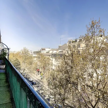 De Luxe A Republique Avec Terrasse Apartment *